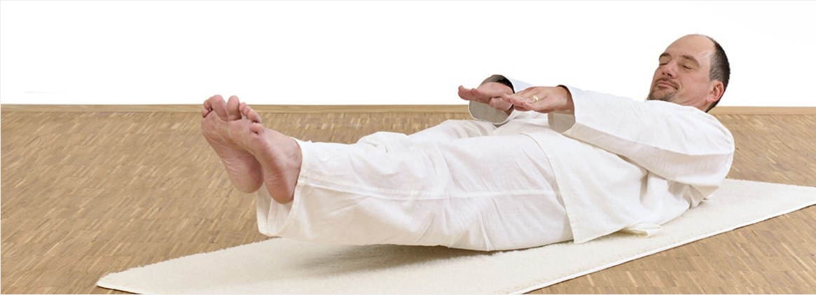Jürgen Laske beim Kundalini Yoga.