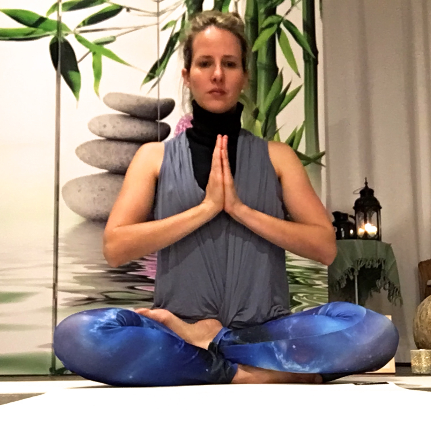 Meditation im Yoga-Atelier